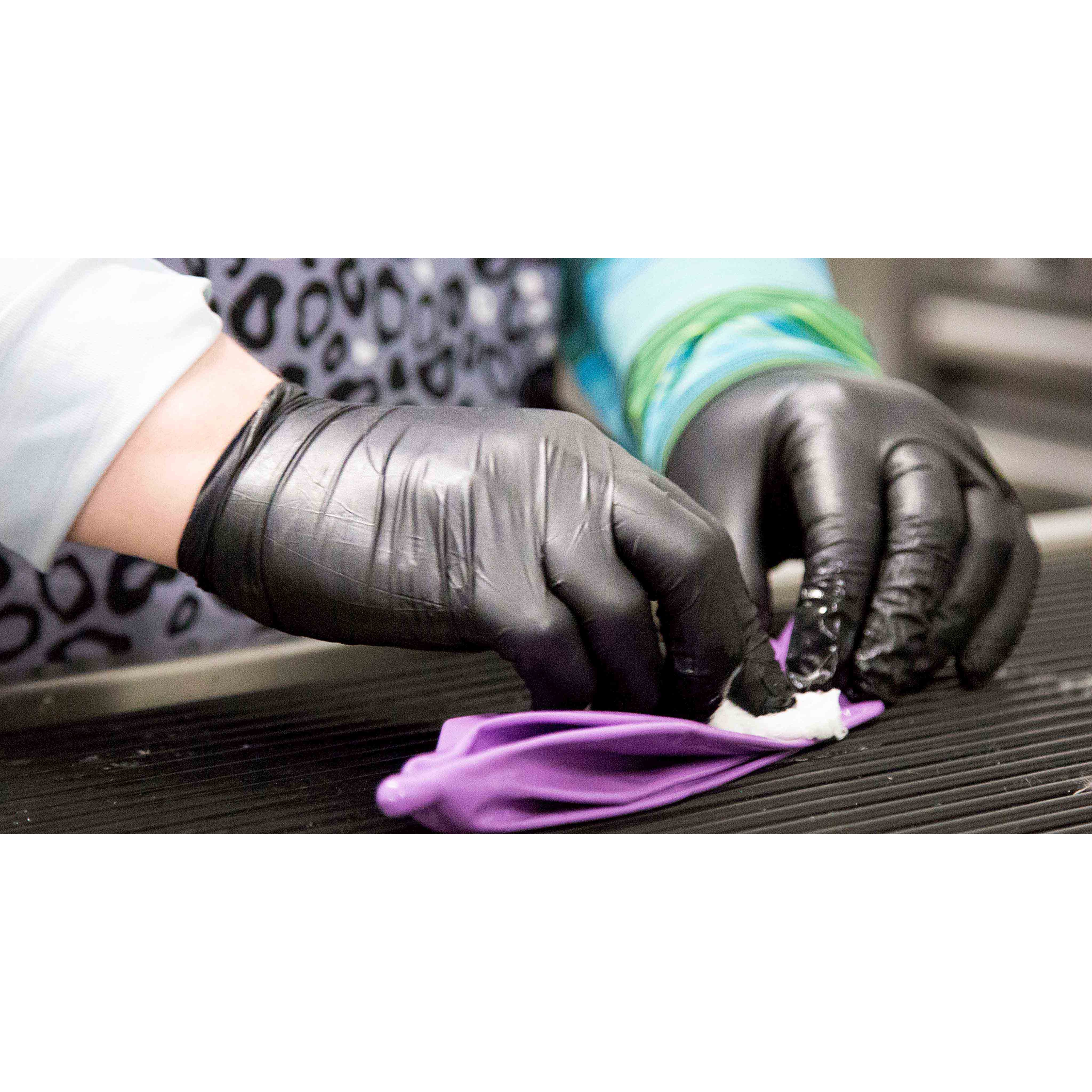 Ammex Professional Black Nitrile, Medium, Case of 1000 – Rhino